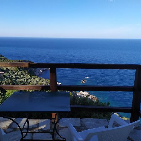 Double Studio Room By The Sea Tsagarada Bagian luar foto
