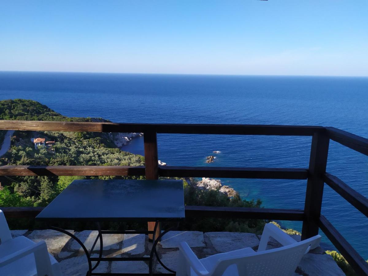 Double Studio Room By The Sea Tsagarada Bagian luar foto